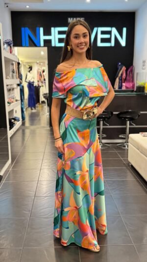 Conjunto de blusa y falda estampadas