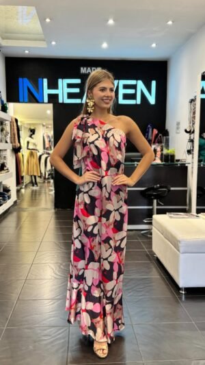 Vestido de un solo hombro, en seda estampada