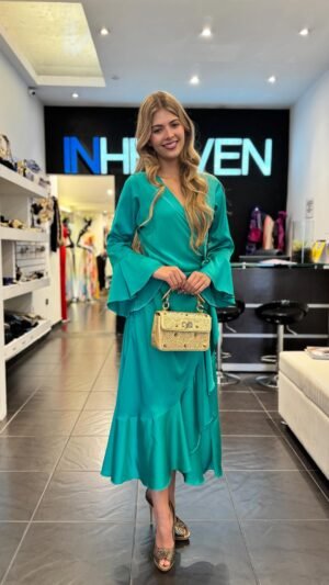 Vestido en seda miyake verde