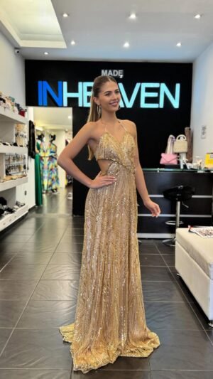Vestido en chantilly con canutillos